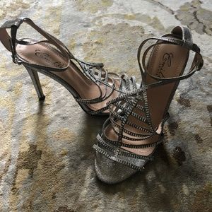 4 inch heels. Perfect for Prom!